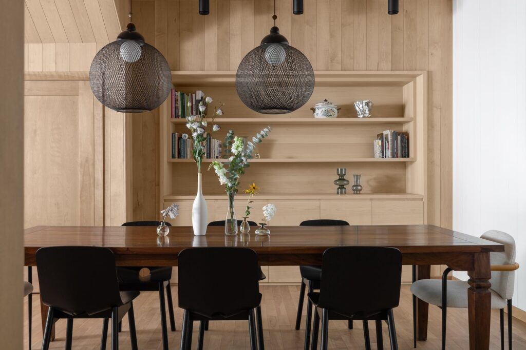chalet-design-interieur-montreal-melodie-violet-salle-a-manger-moderne