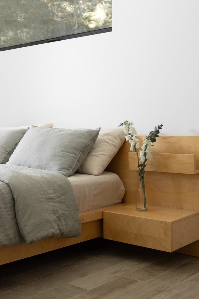 chambre-principale-design-interieur-montreal-melodie-violet-magog-ogden
