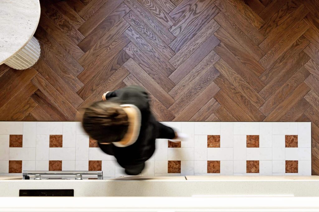 renovation-complete-materiau-design-interieur-paris-melodie-violet-montmartre