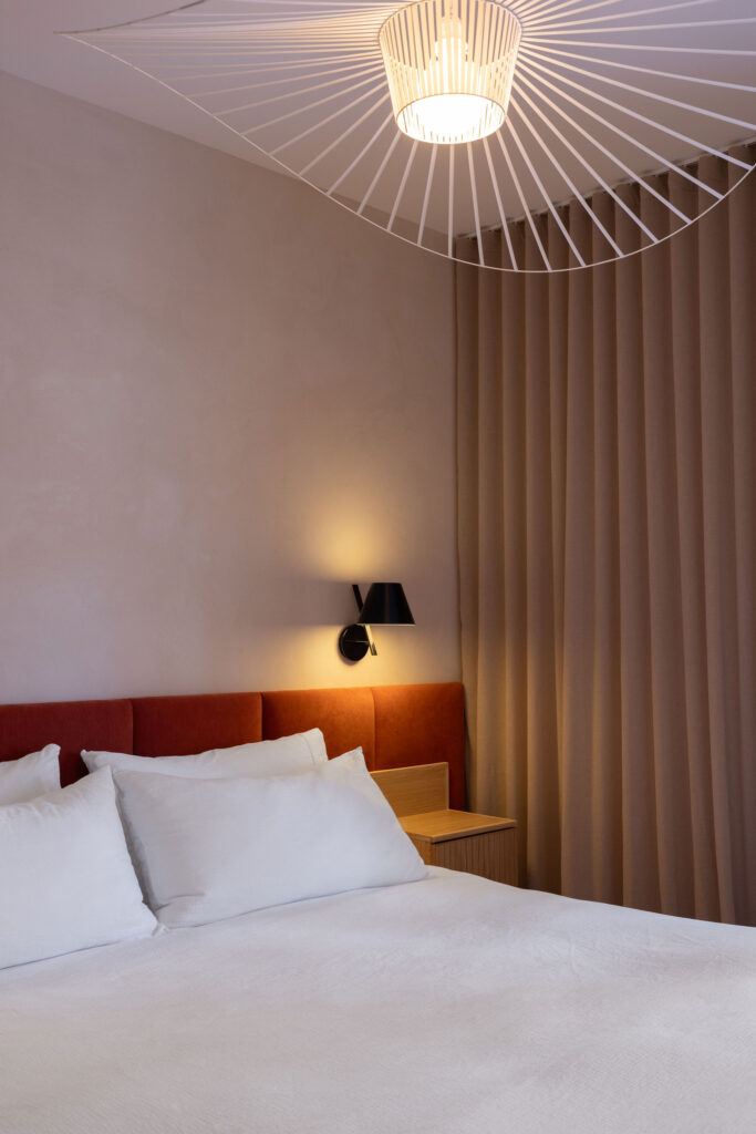 chambre-principale-design-interieur-melodie-violet-Duhamel-Verdun-montreal-1