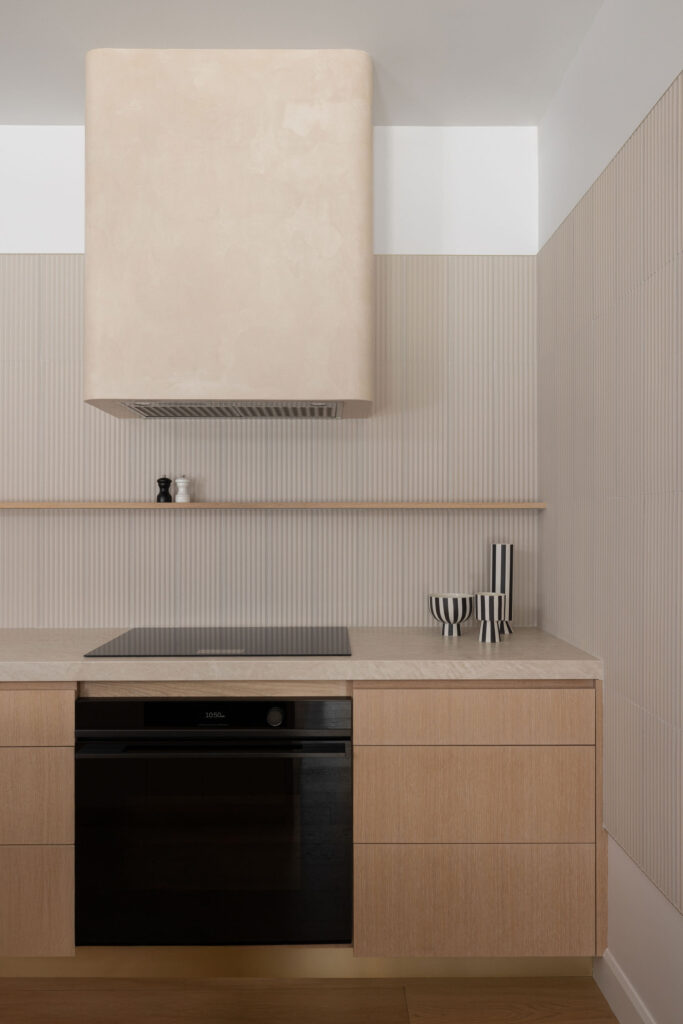 cuisine-contemporaine-design-interieur-melodie-violet-Duhamel-Verdun-montreal-hotte-beton-1