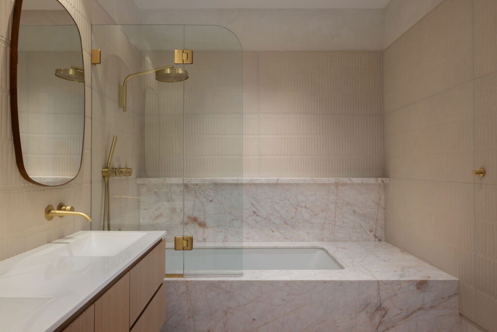 salle-de-bain-luxueuse-design-interieur-melodie-violet-Duhamel-Verdun-montreal