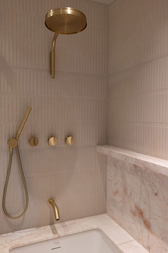 salle-de-bain-luxueuse-design-interieur-melodie-violet-Duhamel-Verdun-montreal