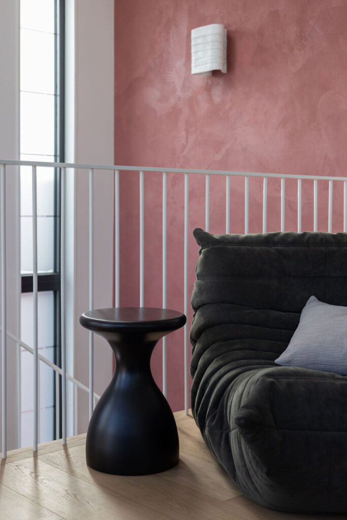 salon-lounge-cosy-design-interieur-melodie-violet-Duhamel-Verdun-montreal