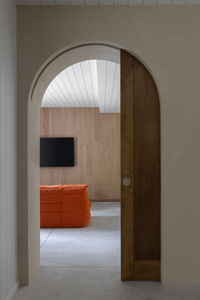 home-cinema-design-interieur-melodie-violet-magog-chalet-montreal